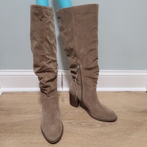 Universal Thread Lainee Taupe Scrunch Slouch Healed Boots 11 NWT